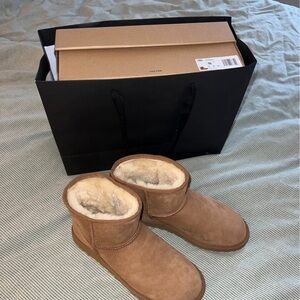 UGG classic mini 2
